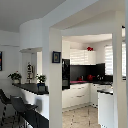 Apartamento 200m De La
